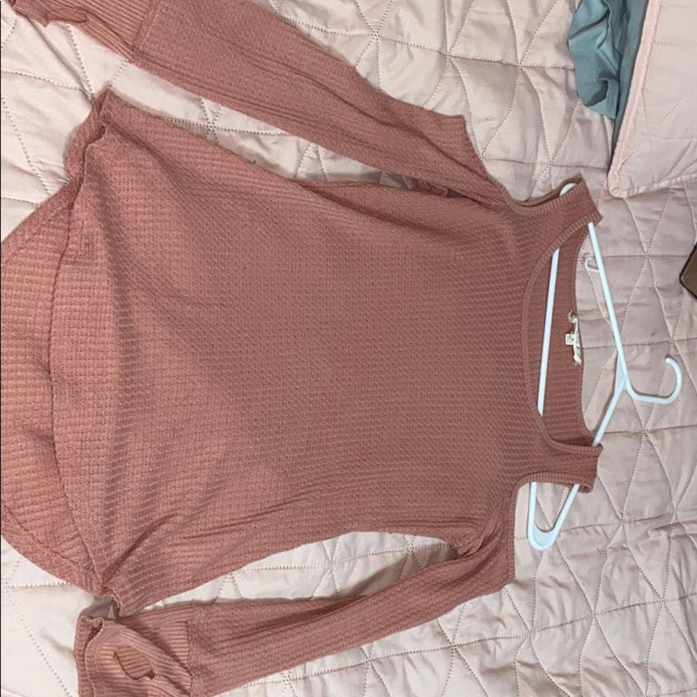 Long sleeve, open shoulder shirt